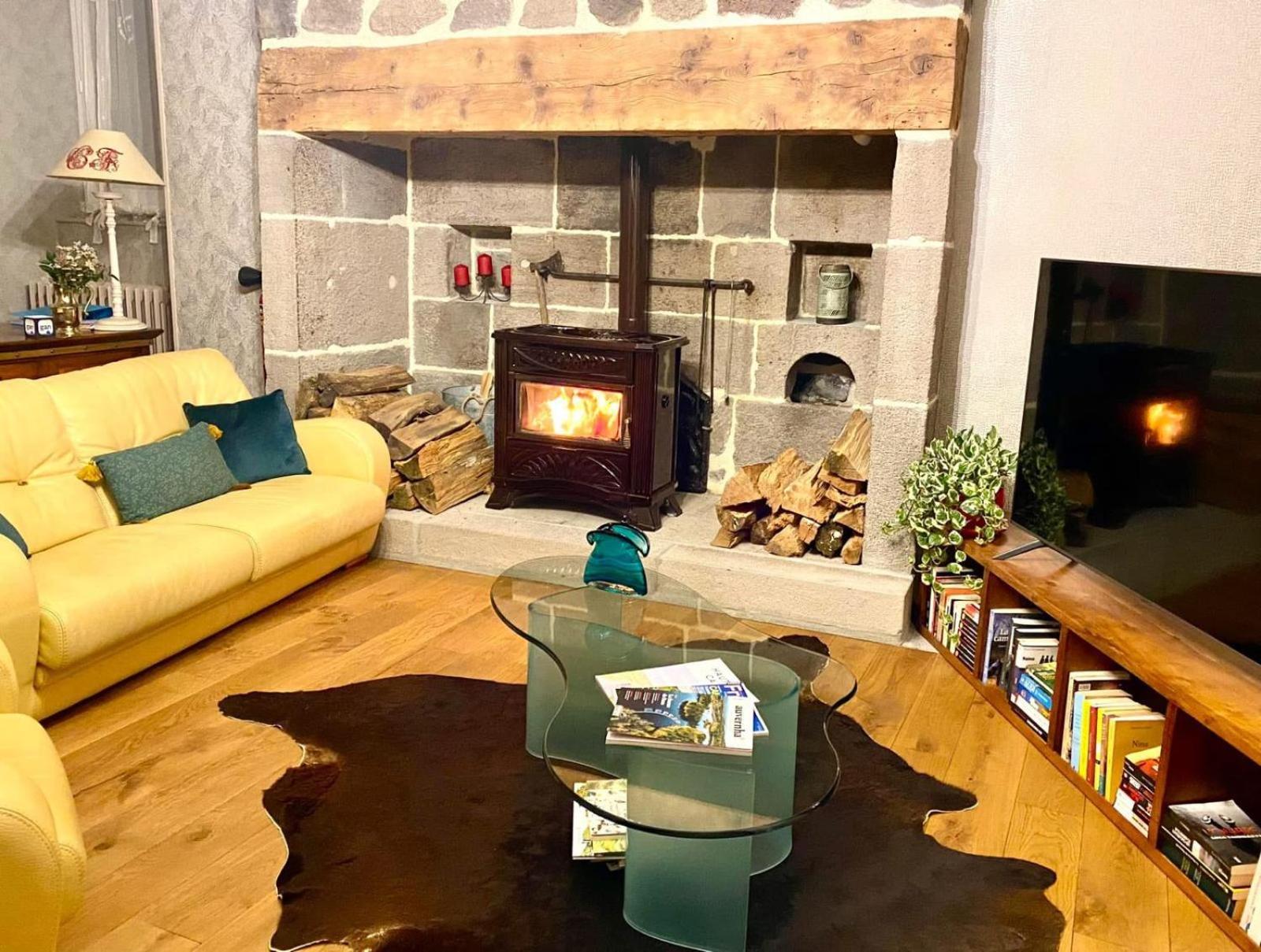 Hotel Restaurant Du Plomb Du Cantal ミュラ エクステリア 写真