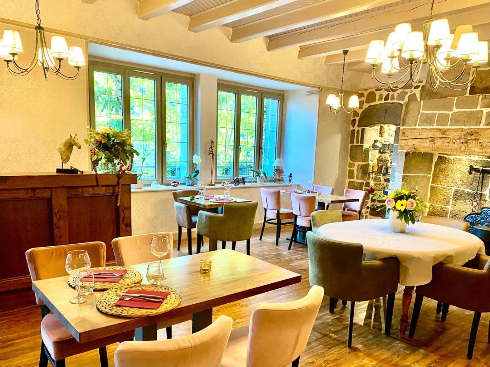 Hotel Restaurant Du Plomb Du Cantal ミュラ エクステリア 写真
